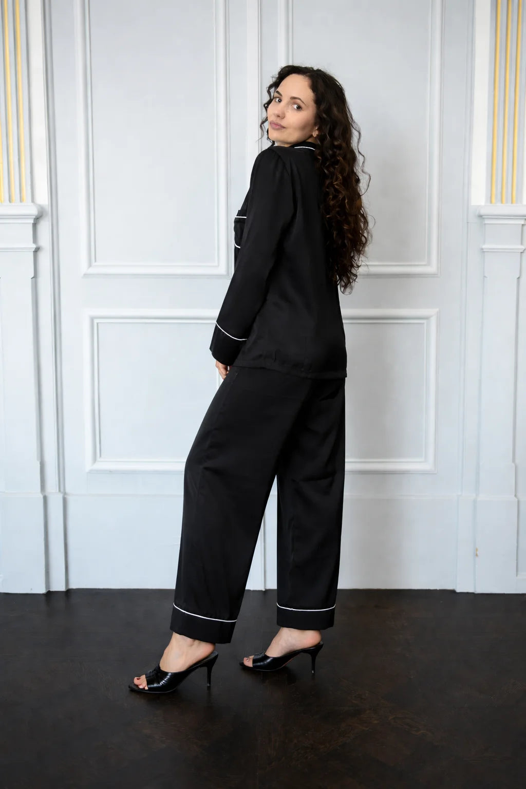 Camille Satin black Set with Piping Details