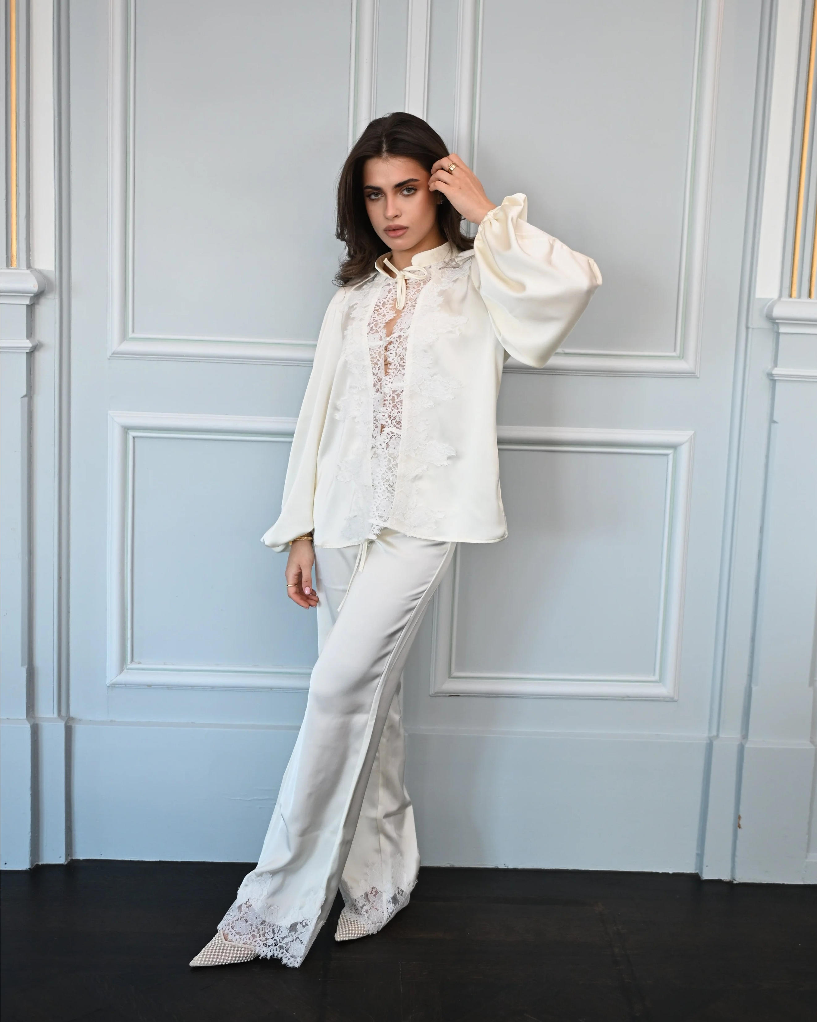 Juliette Satin ivory set with lace detailing