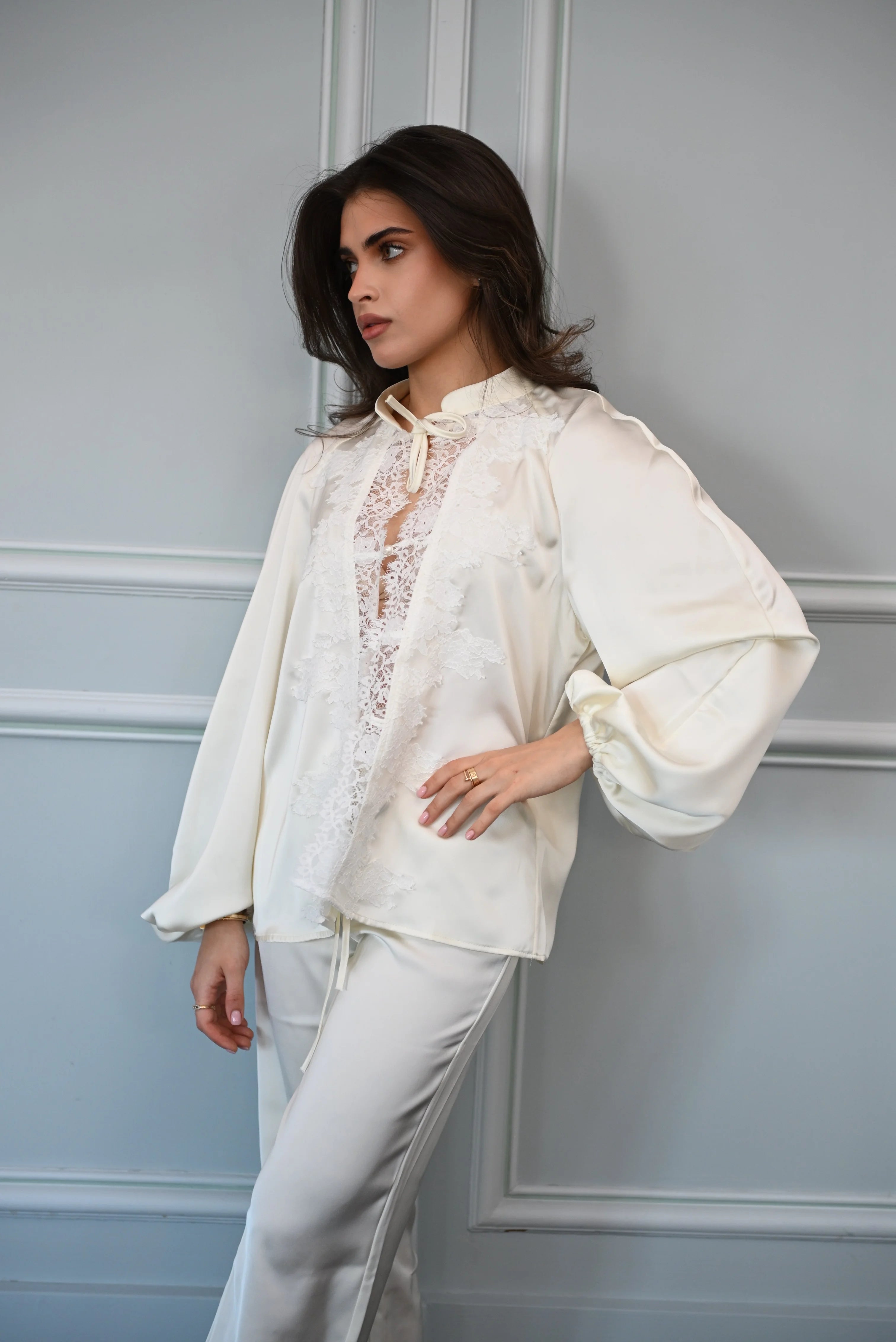 Juliette Satin ivory set with lace detailing