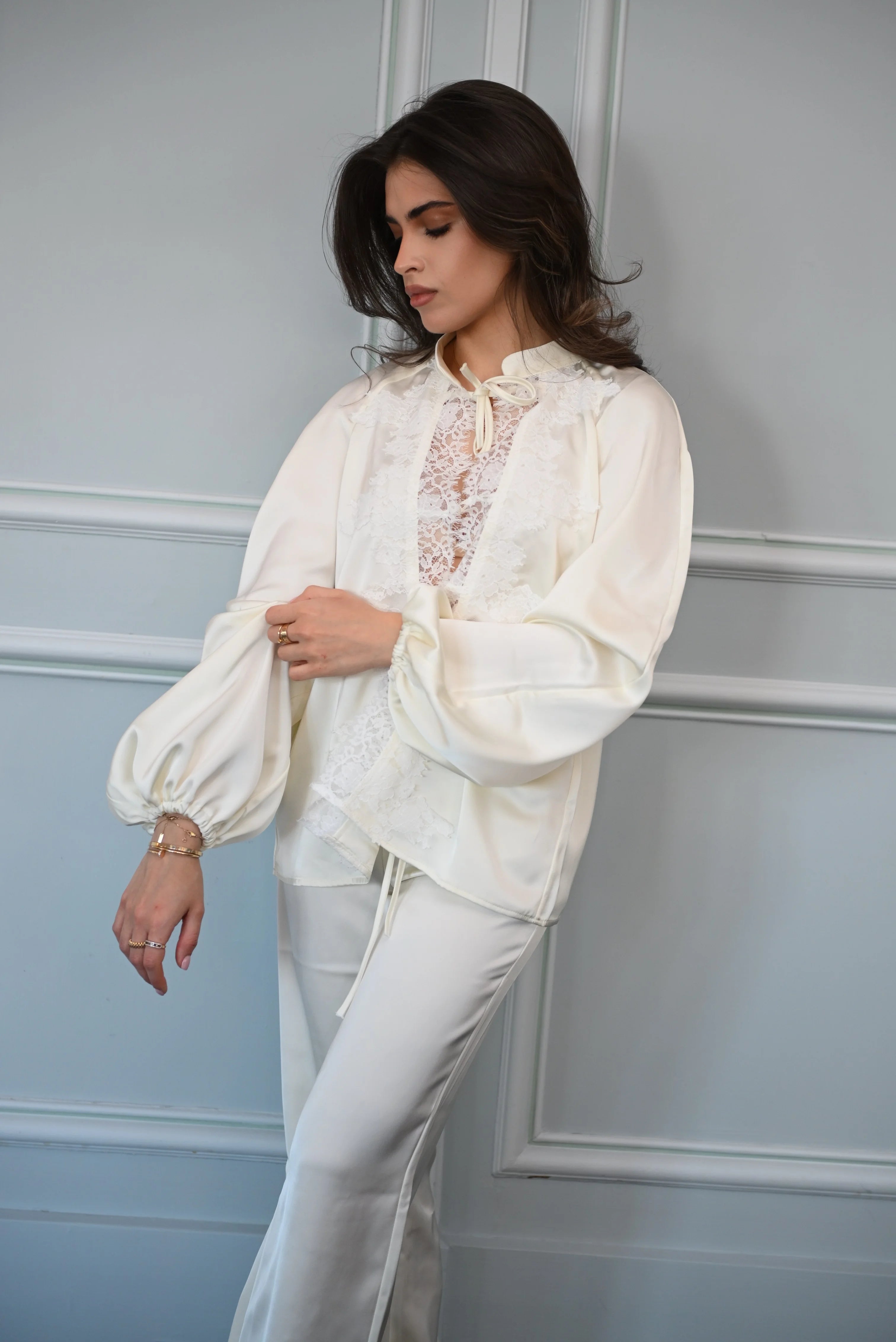 Juliette Satin ivory set with lace detailing