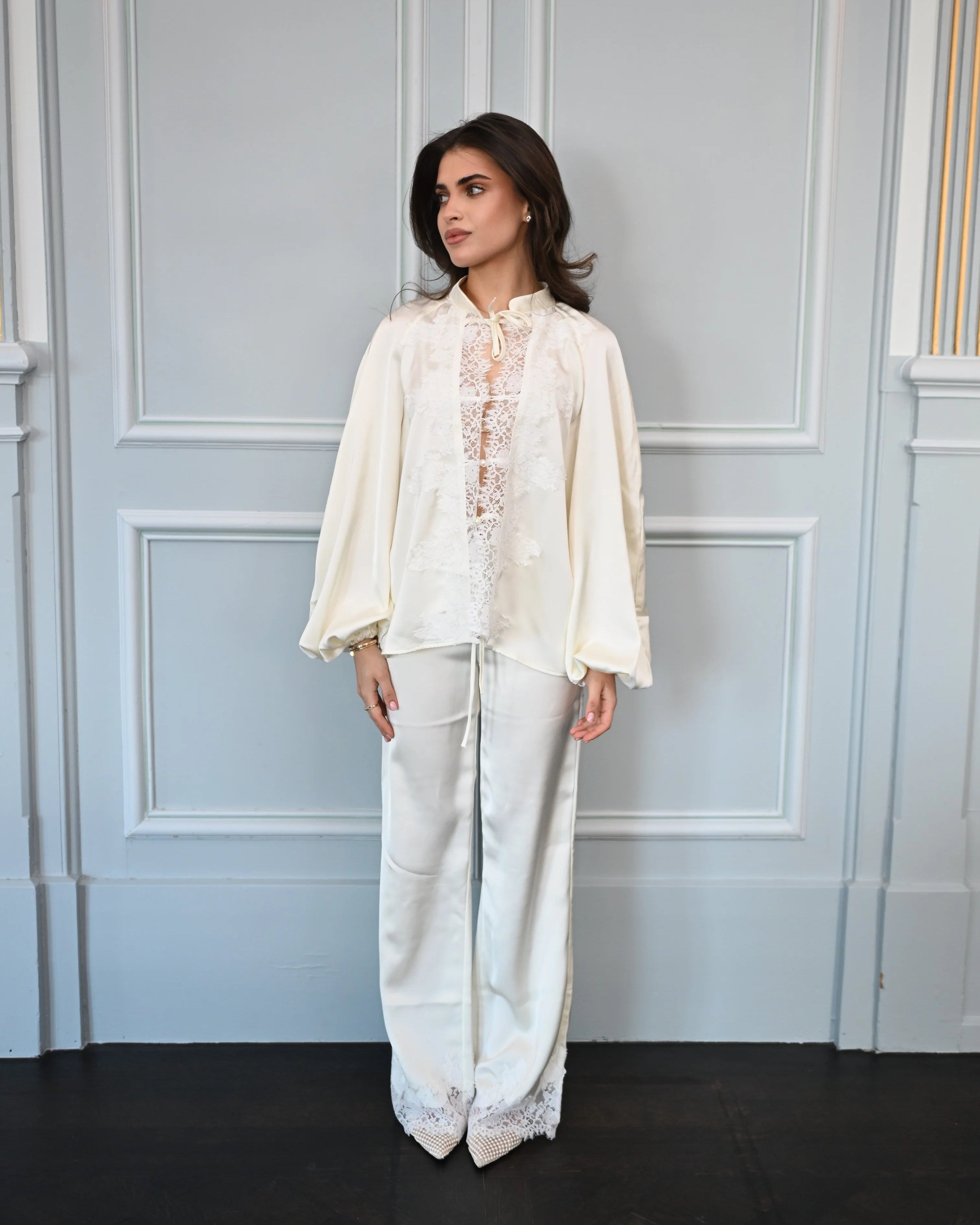 Juliette Satin ivory set with lace detailing