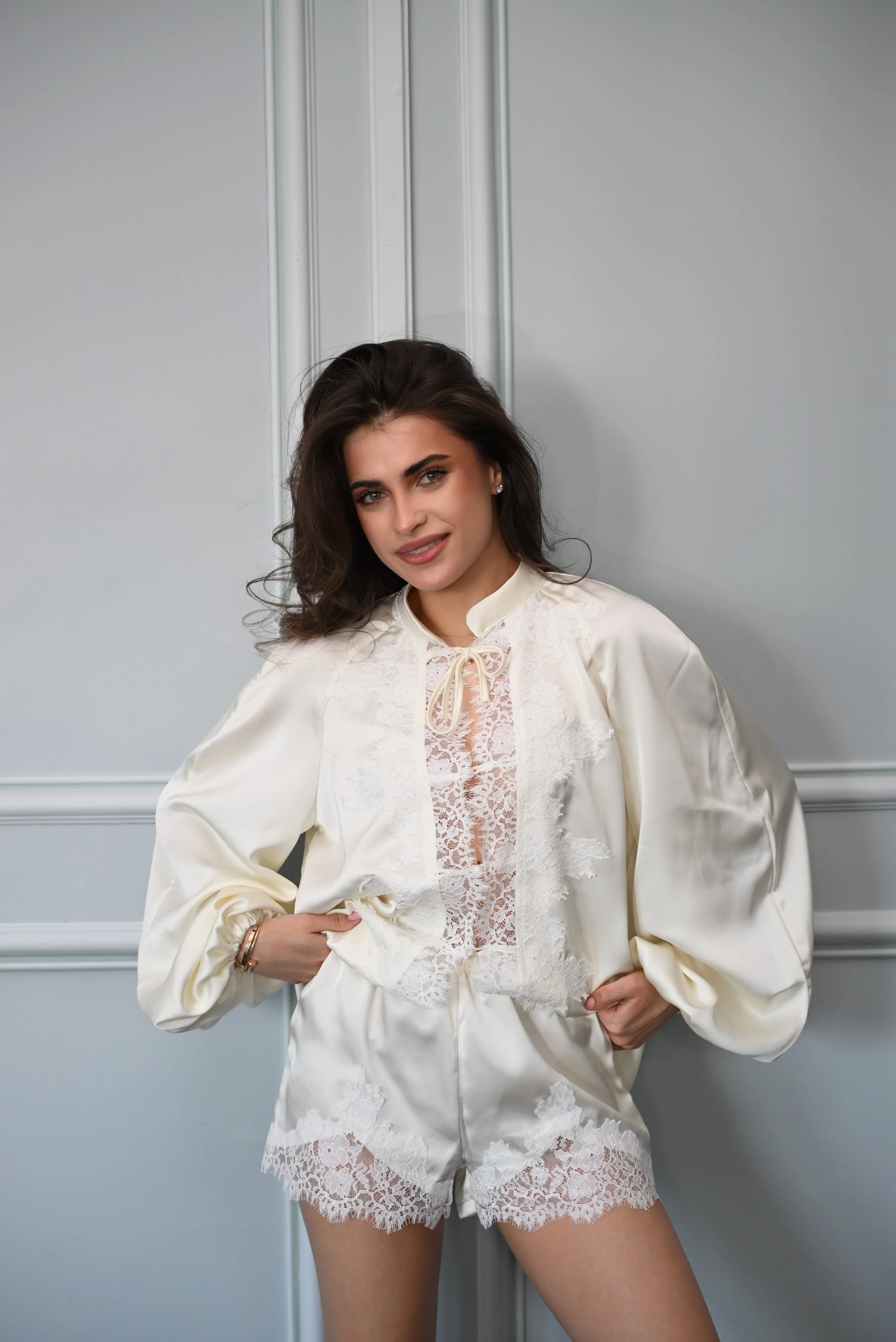 Sophie Satin ivory set with lace details and shorts